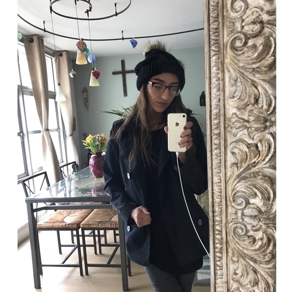 Meet your Posher! Leah Beee - Picture 16 of 16